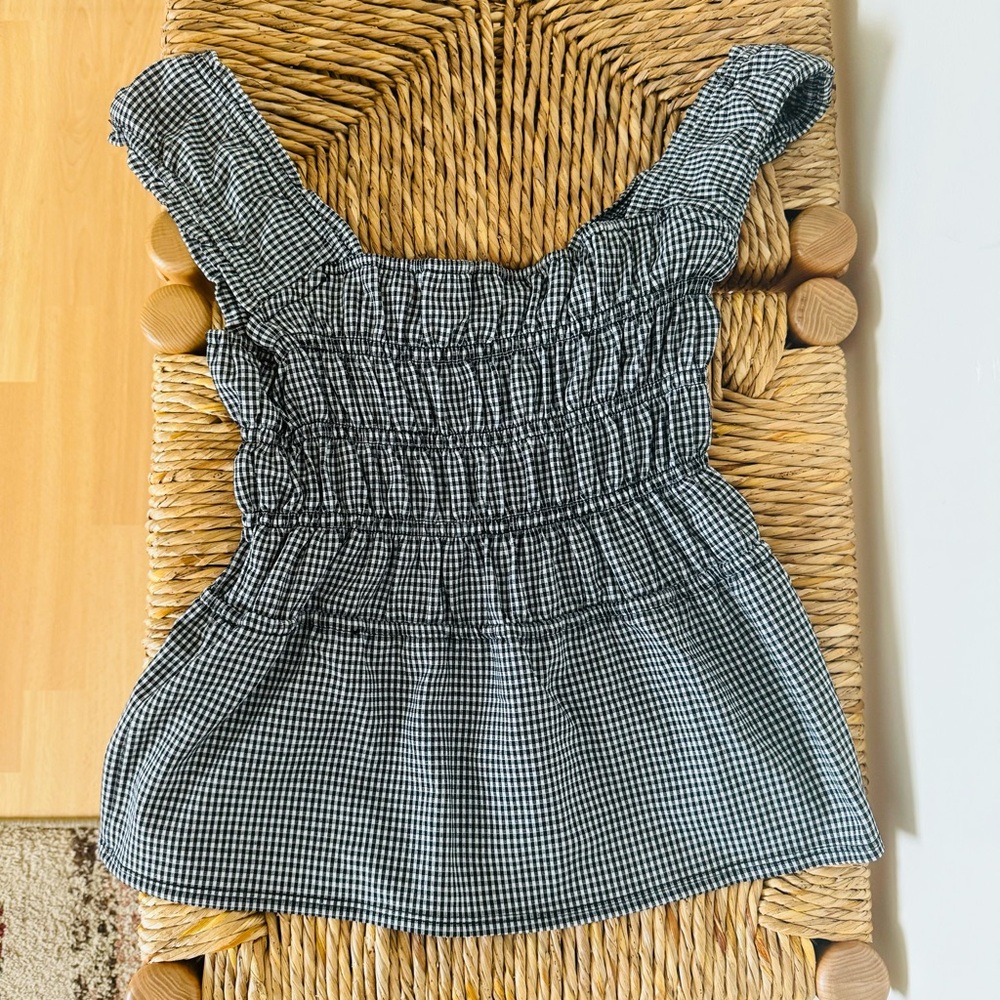 Urban Romantics Top Square Neck Size S